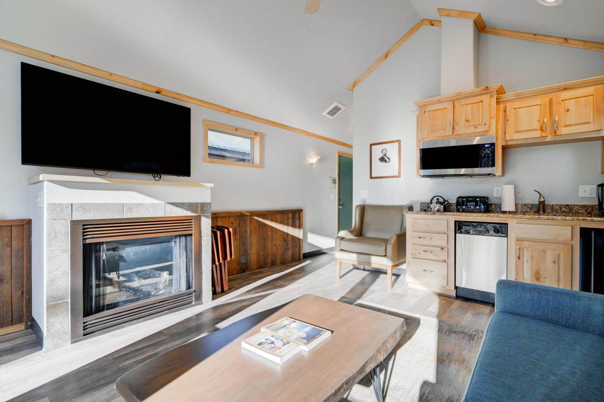 Explorer Cabins At Yellowstone West Yellowstone Bagian luar foto